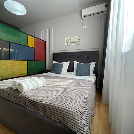 Myslym Shyri'S Apartments Тирана Екстериор снимка