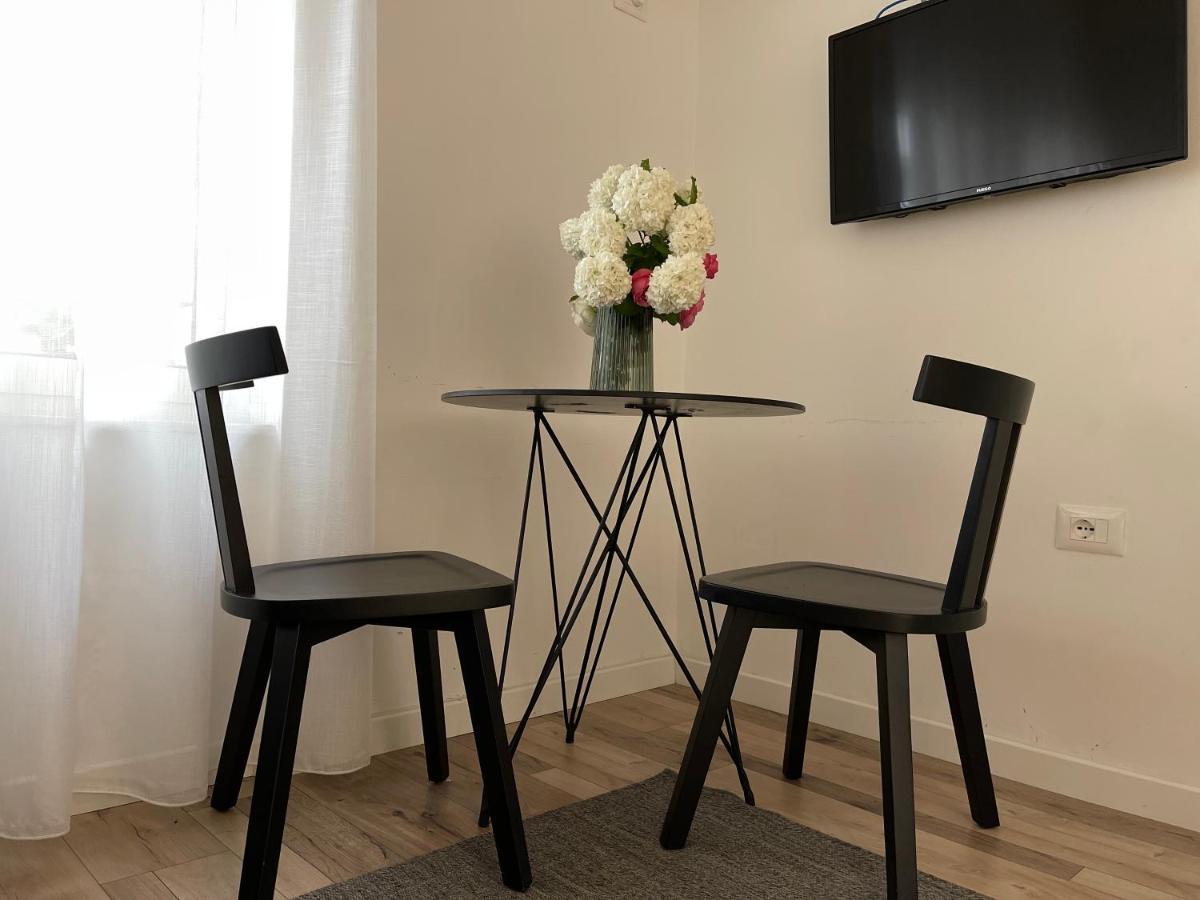 Myslym Shyri'S Apartments Тирана Екстериор снимка