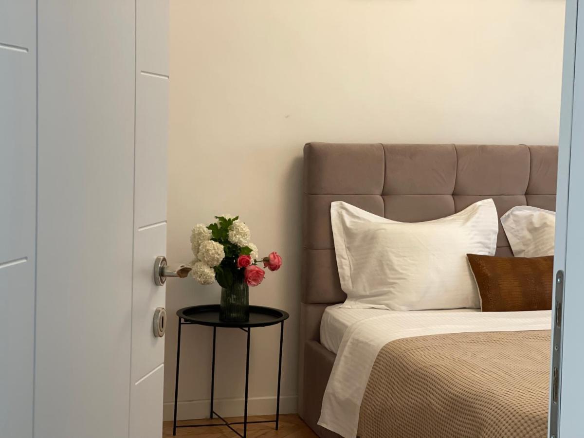 Myslym Shyri'S Apartments Тирана Екстериор снимка