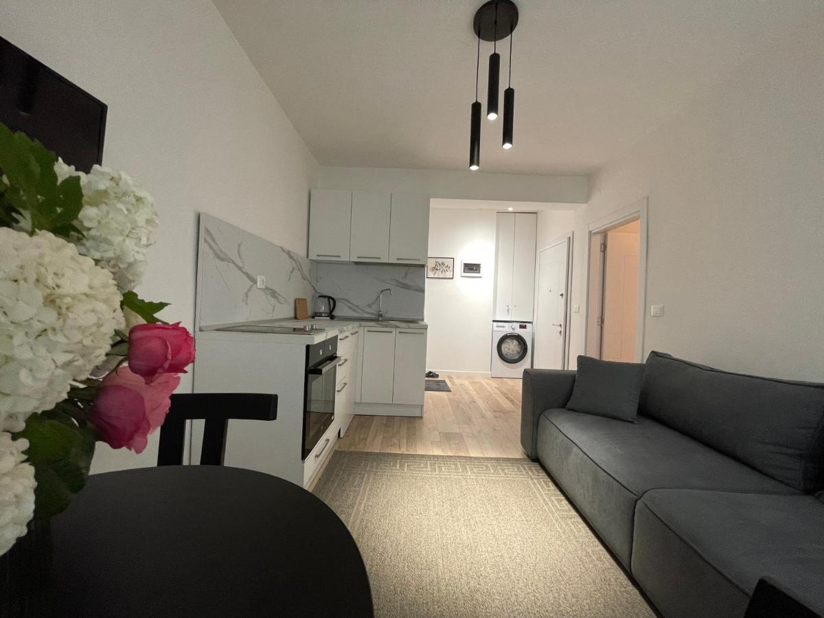 Myslym Shyri'S Apartments Тирана Екстериор снимка