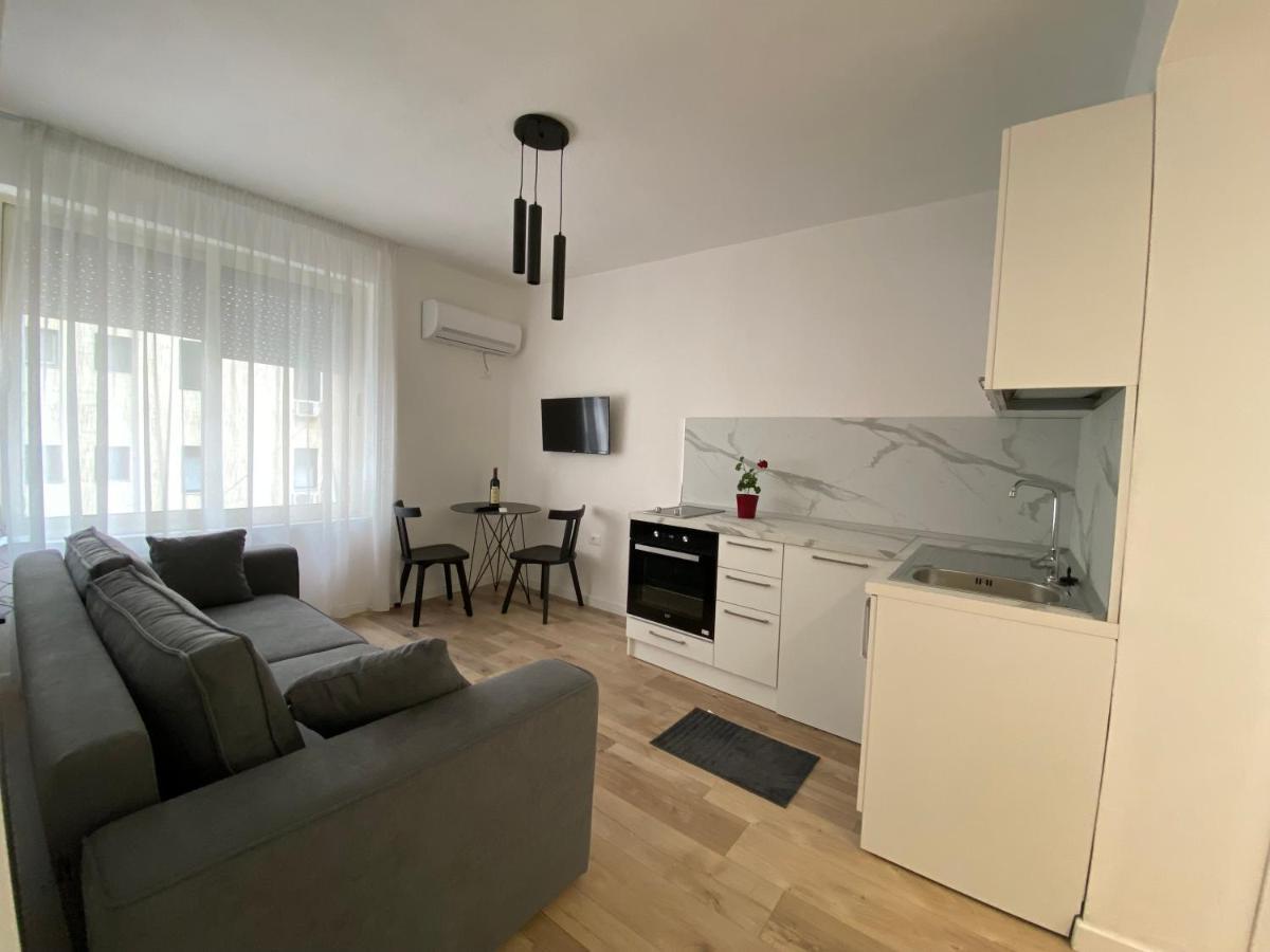Myslym Shyri'S Apartments Тирана Екстериор снимка