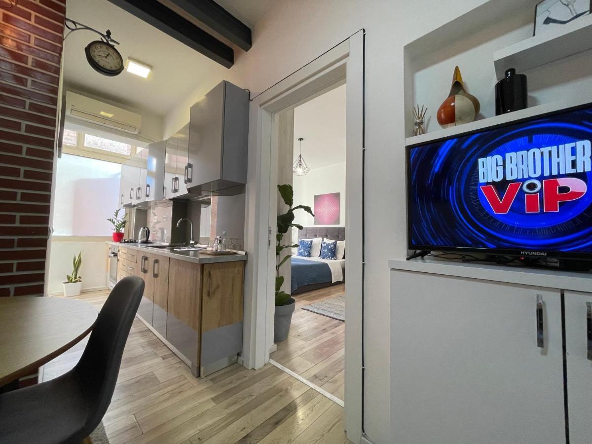 Myslym Shyri'S Apartments Тирана Екстериор снимка