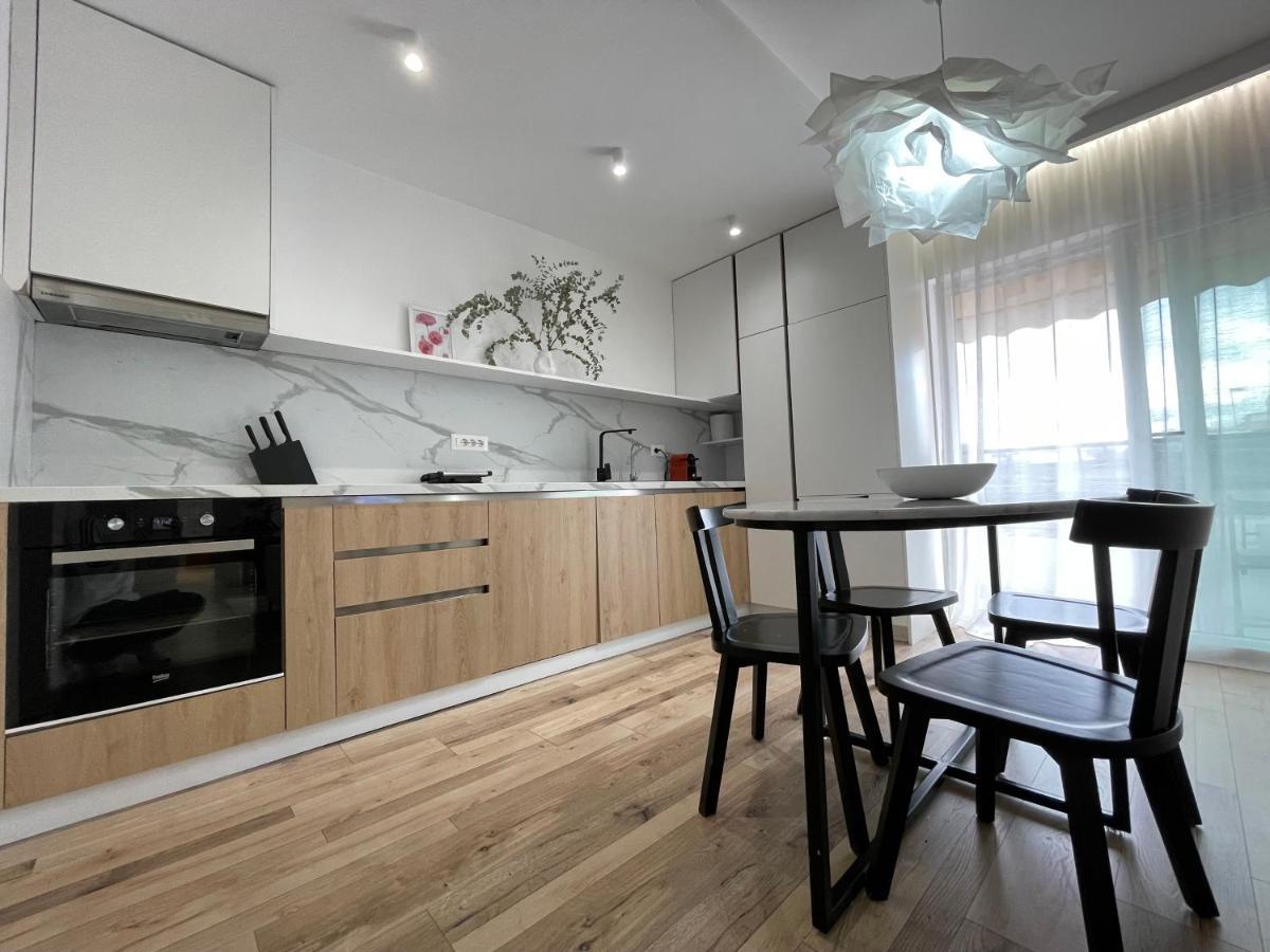 Myslym Shyri'S Apartments Тирана Екстериор снимка