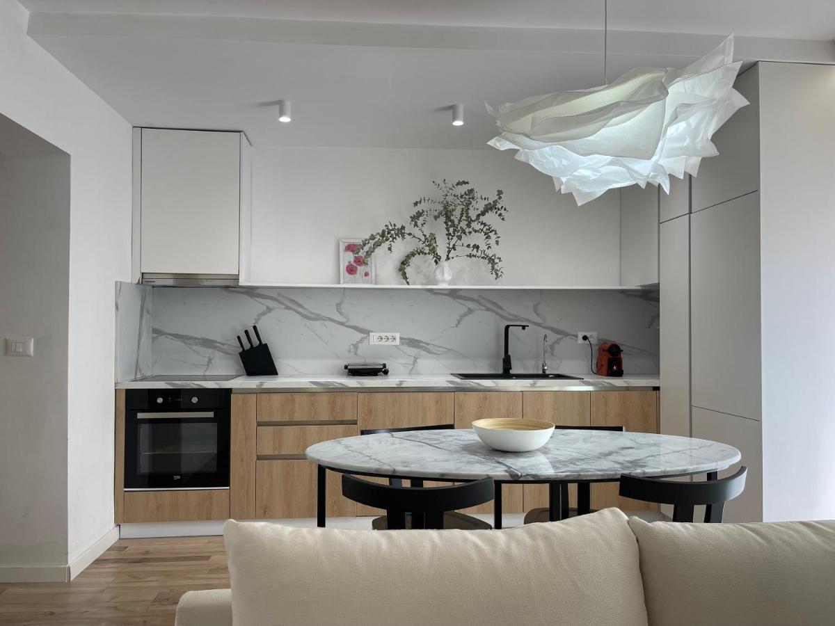 Myslym Shyri'S Apartments Тирана Екстериор снимка