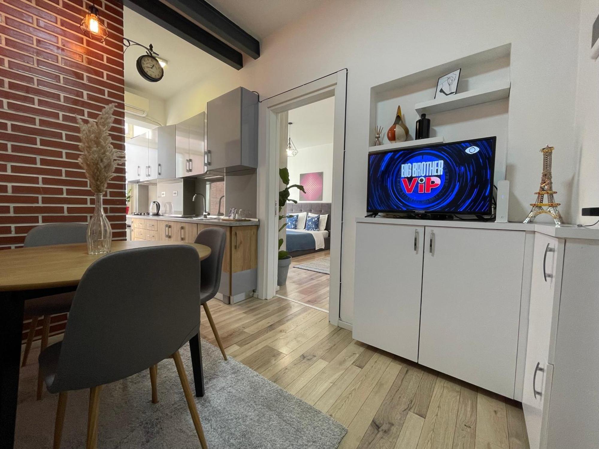 Myslym Shyri'S Apartments Тирана Стая снимка