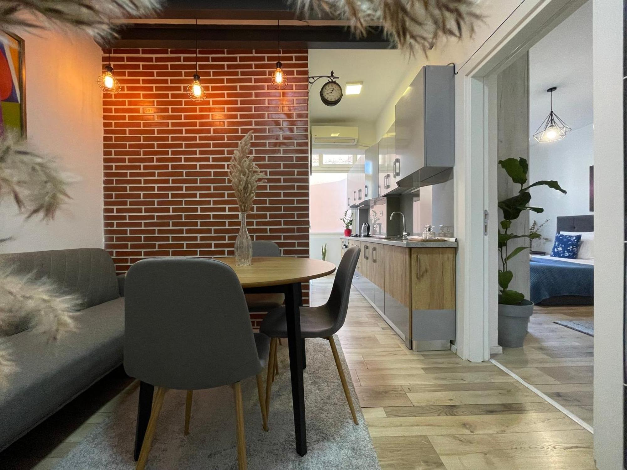 Myslym Shyri'S Apartments Тирана Стая снимка